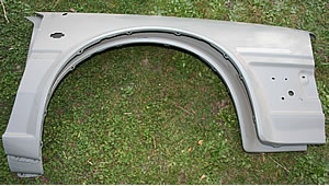 neue Kotfl�gel f�r Datsun, Nissan