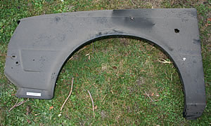 neuer Kotfl�gel Datsun