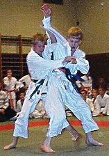 Sascha Novotny (links im Bild)
