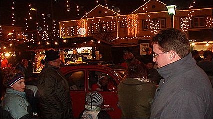 Beleuchtete Weihnachtsstra�e in Leobersdorf