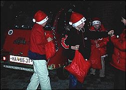 Vor dem FF-Haus in St�ttera