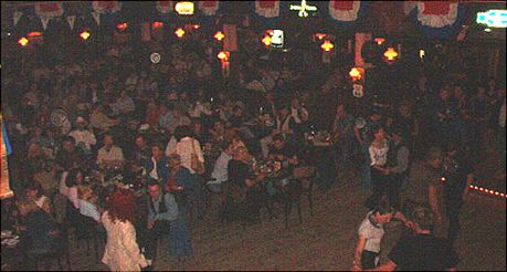 FOAK in W�llersdorf: Volles Haus im Golden Nugget Saloon